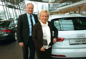 Audi Zentrum-Chef Volker Link mit Unternehmensberaterin Ilka Jastrzembowski. Foto: Mario Zgoll Audi Zentrum-Chef Volker Link mit Unternehmensberaterin Ilka Jastrzembowski. Foto: Mario Zgoll
