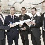 WFG-Geschäftsführer Kai Lorenz Wittrock, Wirtschaftsminister Florian Rentsch, HOLM-Geschäftsführer Dr. Stefan Walter, Prof. Dr. Alexander Bode (TU Darmstadt) und der CCA-Projektleiter und zukünftige HESSEN Aviation-Koordinator Dr. Matthias Jahnke (v.l.). Foto nh