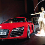 Anabell enthüllte den 550 PS starken Edel-Sportler. Foto: Mario Zgoll