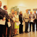 Prof. Dr. Stefan Greß Dekan des Fachbereichs Pflege und Gesundheit der Hochschule Fulda, Prof. Dr. Winfried Speitkamp Dekan des Fachbereichs Gesellschaftswissenschaften der Universität Kassel, Prof. Dr. Karim Khakzar Präsident der Hochschule Fulda, Prof. Dr. Heidi Möller Dekanin des Fachbereichs Humanwissenschaften Kassel, Prof. Dr. Martina Ritter Dekanin des Fachbereichs Sozialwesen Fulda, Peter Masuch Präsident des Bundessozialgerichts, Prof. Dr. Rolf-Dieter Postlep Präsident der Universität Kassel, Prof. Dr. Heinrich Bollinger Dekan des Fachbereichs Sozial- und Kulturwissenschaften Fulda, Prof. Dr. Ralf Wagner Dekan des Fachbereichs Wirtschaftswissenschaften Kassel (v.l.). Foto: Uni Kassel Prof. Dr. Stefan Greß Dekan des Fachbereichs Pflege und Gesundheit der Hochschule Fulda, Prof. Dr. Winfried Speitkamp Dekan des Fachbereichs Gesellschaftswissenschaften der Universität Kassel, Prof. Dr. Karim Khakzar Präsident der Hochschule Fulda, Prof. Dr. Heidi Möller Dekanin des Fachbereichs Humanwissenschaften Kassel, Prof. Dr. Martina Ritter Dekanin des Fachbereichs Sozialwesen Fulda, Peter Masuch Präsident des Bundessozialgerichts, Prof. Dr. Rolf-Dieter Postlep Präsident der Universität Kassel, Prof. Dr. Heinrich Bollinger Dekan des Fachbereichs Sozial- und Kulturwissenschaften Fulda, Prof. Dr. Ralf Wagner Dekan des Fachbereichs Wirtschaftswissenschaften Kassel (v.l.). Foto: Uni Kassel