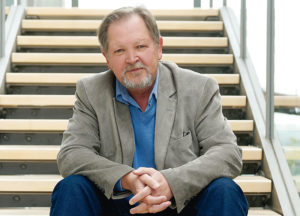 Prof. Dr. Reiner Sörries ist seit 1992 Geschäftsführer der Arbeitsgemeinschaft Friedhof und Denkmal und Direktor des Museums für Sepulkralkultur in Kassel. Foto: Mario Zgoll