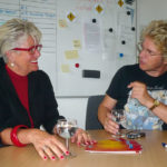 Stadträtin Brigitte Bergholter im Gespräch mit Jérôme- Redakteur Jan Hendrik Neumann. Foto: nh