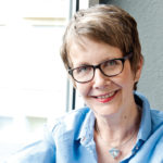 Jutta Schlier: „Meine Kunst lädt ein zu entdecken, was sich mitunter erst auf den zweiten Blick erschließt. So kann ein Bild, im Auge des Betrachters, zum gemalten Wort werden. Foto: nh 150630_spiritualitaet1