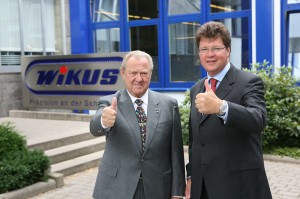 Daumen hoch: Wilhelm H. Kullmann und Dr. Jörg H. Kullmann leiten das Spangenberger Familienunternehmen. Daumen hoch: Wilhelm H. Kullmann und Dr. Jörg H. Kullmann leiten das Spangenberger Familienunternehmen.