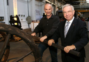 Technik-Museum-Vorsitzender Ewald Griesel (rechts) mit stellvertreter Bernd Scott. Foto: Mario Zgoll Technik-Museum-Vorsitzender Ewald Griesel (rechts) mit stellvertreter Bernd Scott. Foto: Mario Zgoll