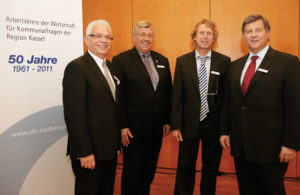 AFK-Vorsitzender Claus-Rüdiger Bauer mit Regierungspräsident Dr. Walter Lübcke, Prof. Bernd Raffelhüschen und K+S-Vorstandsvorsitzendem Norbert Steiner (v.l.). Foto: Mario Zgoll AFK-Vorsitzender Claus-Rüdiger Bauer mit Regierungspräsident Dr. Walter Lübcke, Prof. Bernd Raffelhüschen und K+S-Vorstandsvorsitzendem Norbert Steiner (v.l.). Foto: Mario Zgoll