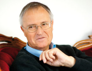 Plauderton: Hans Eichel in seinem Haus im Vorderen Westen. Foto: Mario Zgoll Plauderton: Hans Eichel in seinem Haus im Vorderen Westen. Foto: Mario Zgoll