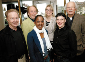 Dirigent Wolfgang Diefenbach, Fassaden-Künstler Friedel Deventer, Sängerin Judith Lefeber, Moderatorin Petra Nagel, Köchin Katja Hack und Geisteswissenschaftler Prof. Dr. Hartmut Broszinski (v.l.). Foto: Mario Zgoll