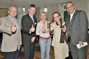 Der ehmemalige Präsident des Marketing-Clubs Jürgen Reichert, Referent und Sicherheitsberater Stephan Moers, Andrea Osthoff, MC-Präsidentin Dr. Syliva Kernke und Stephan Kernke (v.l.). Foto: Markus Frohme, mediasociety.de