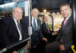 Guten Mutes vor der ersten Testfahrt: Die KVG-Vorstände Norbert Witte, Andreas Helbig und Dr. Thorsten Ebert sowie Holger Schach, Geschäftsführer des Regional- managements Nordhessen (v.l.) Foto: Mario Zgoll Guten Mutes vor der ersten Testfahrt: Die KVG-Vorstände Norbert Witte, Andreas Helbig und Dr. Thorsten Ebert sowie Holger Schach, Geschäftsführer des Regional- managements Nordhessen (v.l.) Foto: Mario Zgoll
