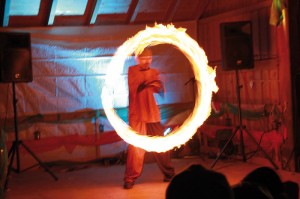 Abendliche spektakuläre Feuershow  mit Spiritus Sancti. Foto: nh