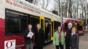 Grimm-Straßenbahn geht auf die Schienen