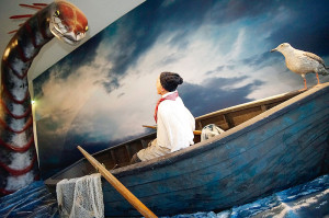 Der alte Mann und das Meer 2: Überraschende Begegnung mit einer Seeschlange, Ausgang ungewiss. Foto: Mario Zgoll
