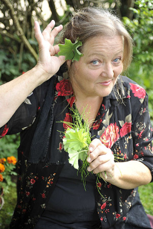 Mit einem guten Schuss Selbstironie erzählt Marianne Sägebrecht Anekdoten, Lebensweisheiten und lyrisch Provokantes. Foto: Kultursommer Nordhessen