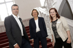 Oliver Höppner, Bereichsleiter Kongress Palais bei Kassel Marketing, Kassel Marketing-Chefin Angelika Hüppe und Projektleiterin Nicoletta Waskowiak (v.l.). Foto: Mario Zgoll