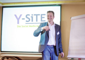 Ob Facebook, Twitter, YouTube, Google+ oder Blog – die Social-Media-Agentur Y-Site berät Unternehmen und deren Kommunikation im Internet. Foto: nh Ob Facebook, Twitter, YouTube, Google+ oder Blog – die Social-Media-Agentur Y-Site berät Unternehmen und deren Kommunikation im Internet. Foto: nh