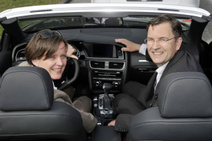 Stefanie Tydecks und Wolfgang Amberg-Schimana begleiteten uns auf unserer Testfahrt. Die neue Geschäftsführerin und der frischgebackene Neuwagen-Verkaufsleiter wollen im Audi Zentrum Kassel einiges bewegen. Mit schönen Autos und bestem Service. Foto: Bernd Schoelzchen Stefanie Tydecks und Wolfgang Amberg-Schimana begleiteten uns auf unserer Testfahrt. Die neue Geschäftsführerin und der frischgebackene Neuwagen-Verkaufsleiter wollen im Audi Zentrum Kassel einiges bewegen. Mit schönen Autos und bestem Service. Foto: Bernd Schoelzchen