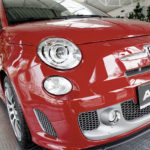 Von allen Seiten betrachtet, strahlt der Abarth 595 eine unaufdringliche Sportlichkeit aus. Es sind nur Applikationen wie der hintere Spoiler, die zwei Endrohre und natürlich der Abarth-Skorpion, die den Sportler auf der Fiat-Basis erkennen lassen. Foto: Mario Zgoll Von allen Seiten betrachtet, strahlt der Abarth 595 eine unaufdringliche Sportlichkeit aus. Es sind nur Applikationen wie der hintere Spoiler, die zwei Endrohre und natürlich der Abarth-Skorpion, die den Sportler auf der Fiat-Basis erkennen lassen. Foto: Mario Zgoll