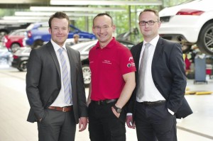 Leisten ausgezeichneten Service: Alexander Bieling, Heiko Holl und Teilediensleister René Häger (v.l.). Foto: Bernd Schoelzchen