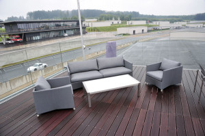 Von der Dachterrasse des Glinicke-Gebäudes genießt man einen Rund- umblick auf die Strecke. Foto: Bernd Schoelzchen Von der Dachterrasse des Glinicke-Gebäudes genießt man einen Rund- umblick auf die Strecke. Foto: Bernd Schoelzchen