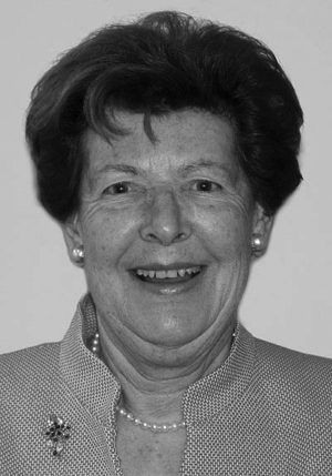 Angela Fischer, Buchhändlerin und Mitinhaberin des A. Bernecker Verlags, ist in der Nacht zu Freitag verstorben. Foto: nh Angela Fischer, Buchhändlerin und Mitinhaberin des A. Bernecker Verlags, ist in der Nacht zu Freitag verstorben. Foto: nh