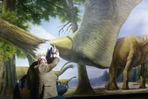 So wäre vor 150 Millionen Jahren vermutlich die Begegnung von Markus Braband (ARTvanced) mit einem Brontosaurus verlaufen. Foto: Jan Hendrik Neumann