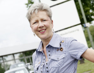 „Kommunizieren und Organisieren liegt mir“, hebt Elke Daniel hervor. Nach knapp drei Jahrzehnten als eine zentrale Ansprechpartnerin bei BMW Kassel geht sie in den Ruhestand. Foto: Mario Zgoll „Kommunizieren und Organisieren liegt mir“, hebt Elke Daniel hervor. Nach knapp drei Jahrzehnten als eine zentrale Ansprechpartnerin bei BMW Kassel geht sie in den Ruhestand. Foto: Mario Zgoll