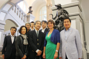 Stadträtin Anne Janz empfing die Besucherinnen und Besucher aus Japan im Rathaus. Links neben ihr Generalkonsul Takeshi Kamiyama mit seiner Frau. Foto: Stadt Kassel