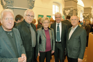 Die scheidende Protokollchefin der Stadt Kassel und ihre vier Oberbürgermeister: Ursula Füchsel mit (von links) Georg Lewandowski, Wolfram Bremeier, Bertram Hilgen und Hans Eichel. Foto: Schwab/Stadt Kassel