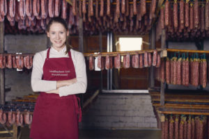 Familienunternehmerin in der fünften Generation: Katharina Koch. Foto: Alexander Sobotta/Landfleischerei Koch Familienunternehmerin in der fünften Generation: Katharina Koch. Foto: Alexander Sobotta/Landfleischerei Koch