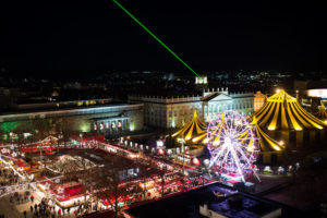 Blick über den Kasseler Märchenweihnachtsmarkt. Fotos: Kassel Marketing GmbH, Paavo Blåfield Blick über den Kasseler Märchenweihnachtsmarkt. Fotos: Kassel Marketing GmbH, Paavo Blåfield