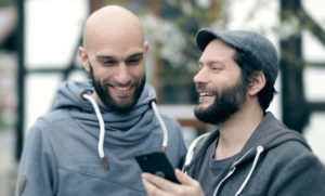 Samuel und Carsten Waldeck (v.l.) haben mit ihrem Start-Up schon einen Nachhaltigkeitspreis gewonnen. Foto: Shift GmbH Samuel und Carsten Waldeck (v.l.) haben mit ihrem Start-Up schon einen Nachhaltigkeitspreis gewonnen. Foto: Shift GmbH