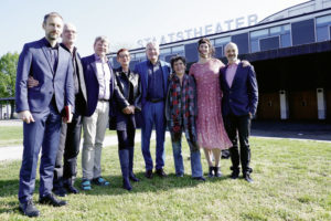 Chefdramaturg Michael Volk, Oberspielleiter Markus Dietz, Orchestermanager Tobias Geismann, Operndirektorin Dr. Ursula Benzing, Intendant Thomas Bockelmann, JUST-Leiterin Martina van Boxen, Tanztheater-Dramaturgin Lauren Rae Mace, Tanzdirektor Johannes Wieland (v.l.). Foto: Mario Zgoll Chefdramaturg Michael Volk, Oberspielleiter Markus Dietz, Orchestermanager Tobias Geismann, Operndirektorin Dr. Ursula Benzing, Intendant Thomas Bockelmann, JUST-Leiterin Martina van Boxen, Tanztheater-Dramaturgin Lauren Rae Mace, Tanzdirektor Johannes Wieland (v.l.). Foto: Mario Zgoll